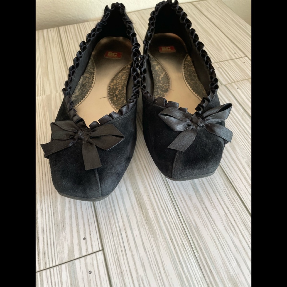 🍀Sold🍀 BC Black Suede Ruffled Flats
